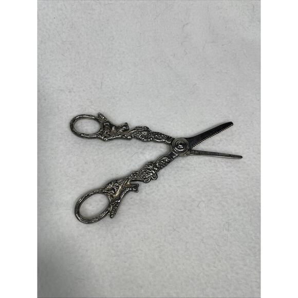 Vintage Silver Plated Grapes, Vines, and Foxes Scissors,Sheers 5 3/4" - Picture 1 of 6